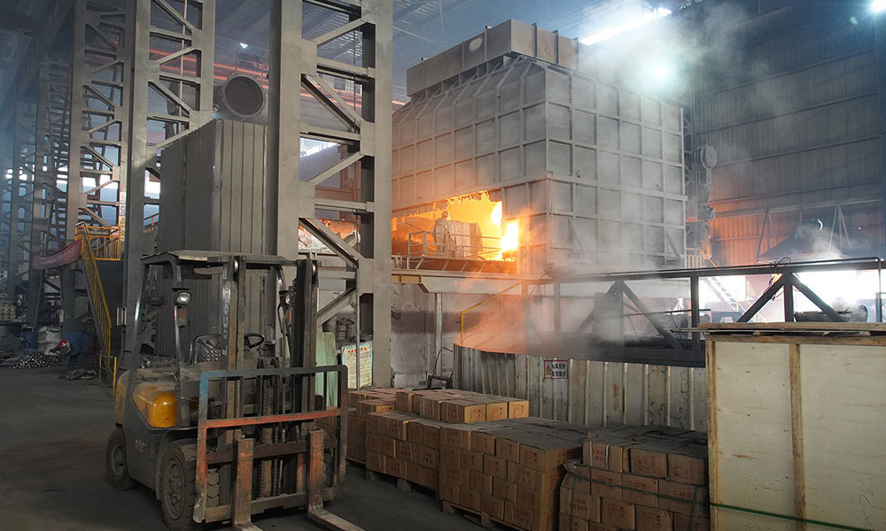 Industrial furnace for steel shot production Industrial furnace for steel shot production
