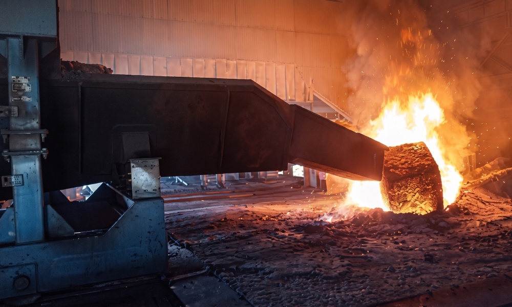 Molten metal for peening media production Molten metal for peening media production