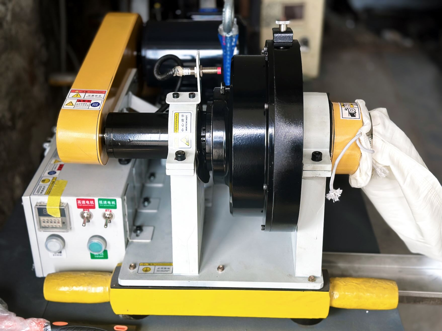 A Zhongxing Metal aprimora a máquina de teste de vida útil de abrasivos para melhorar o controle de qualidade de abrasivos de aço.